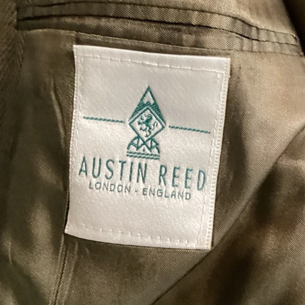 Austin Reed Blazer 44S Olive Green Herringbone Wool Lux Sport Coat Dark Academia